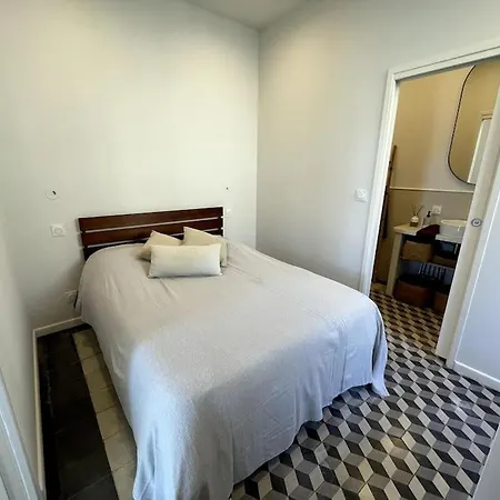Apartment Spacieux, Confort Et Climatise A 500m De La Carqueiranne